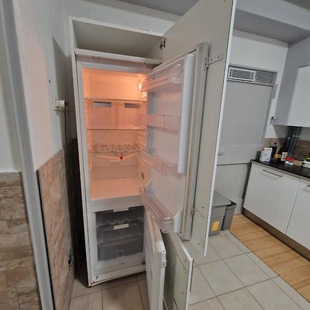 Underground Home Vicino Metropolitana Comasina Кормано Экстерьер фото