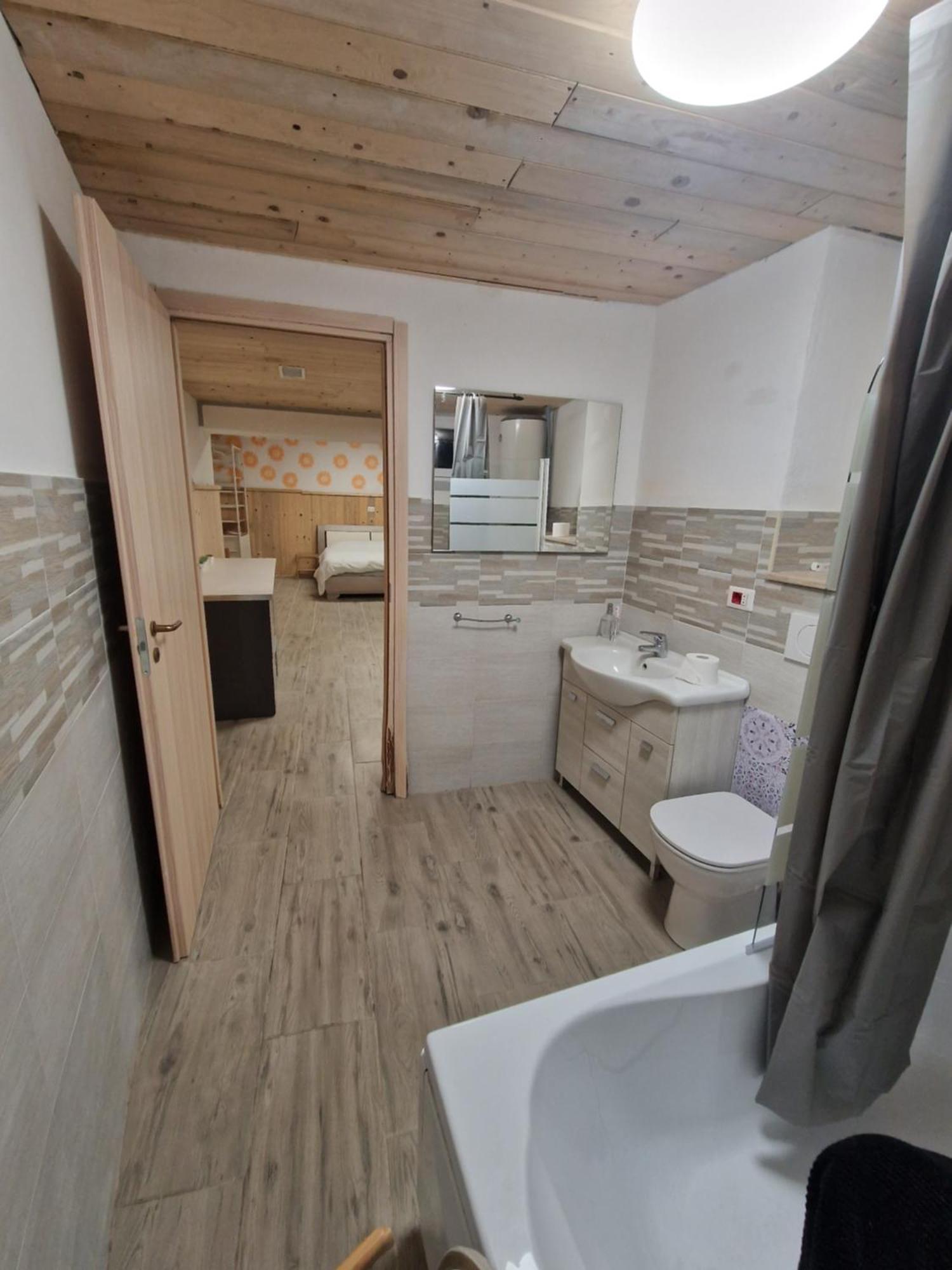 Underground Home Vicino Metropolitana Comasina Кормано Экстерьер фото