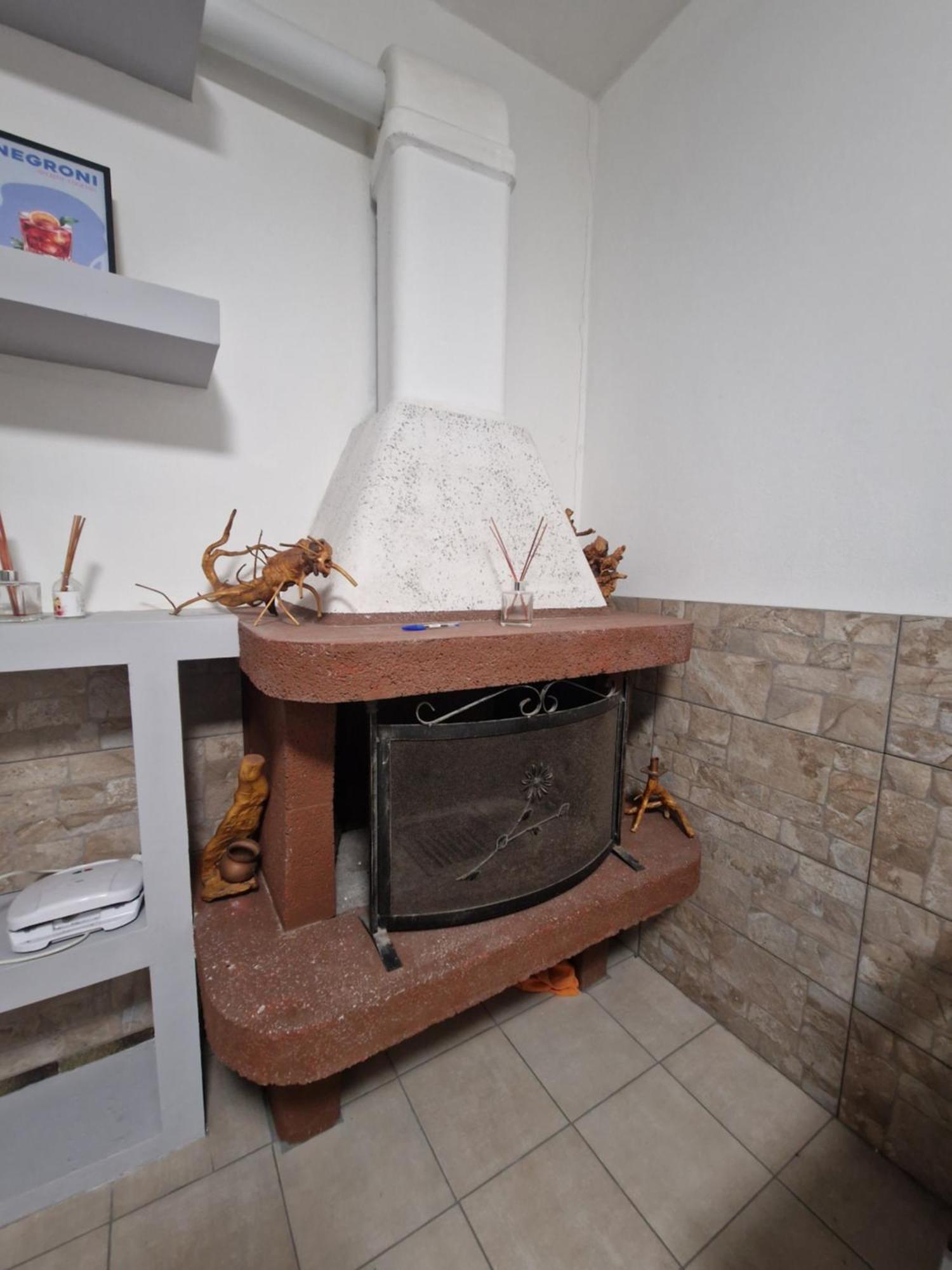 Underground Home Vicino Metropolitana Comasina Кормано Экстерьер фото