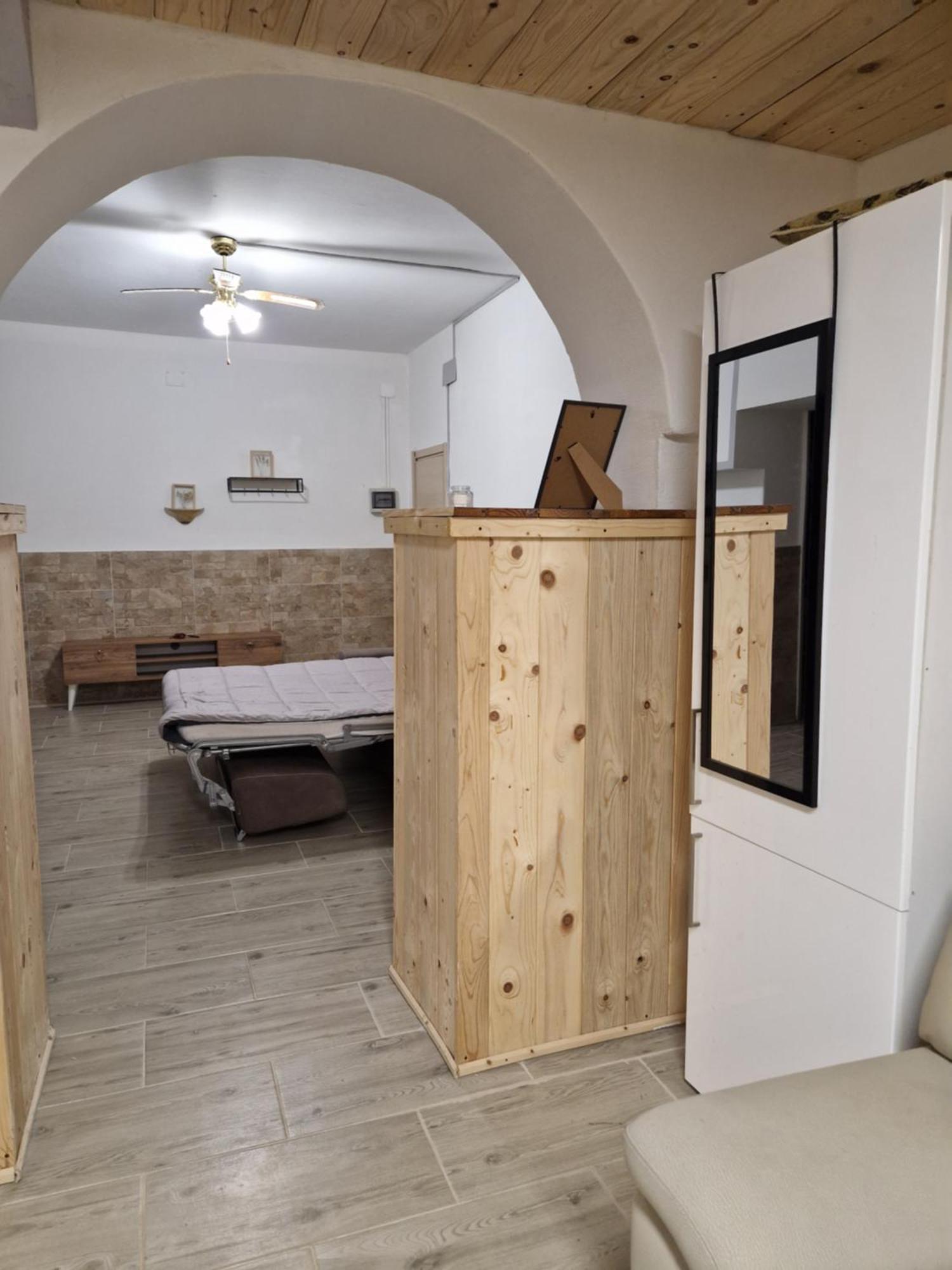 Underground Home Vicino Metropolitana Comasina Кормано Экстерьер фото